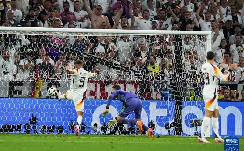 k1娱乐app下载百度信誉探讨足球运动员学习游泳时常见的问题及解决方法